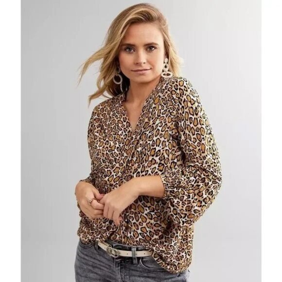 Buckle Black Cheetah Print Surplice Top XL - Picture 1 of 3